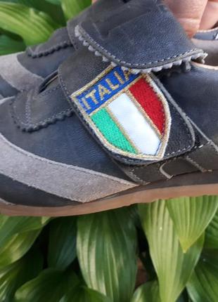 Дитячі шкіряні кросівки\можна як футбольна взуття\momino італія\р. 29-303 фото