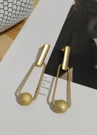 Тренд серьги подвески под матовое золото минимализм сережки гвоздик серебро кульчики золотисті7 фото