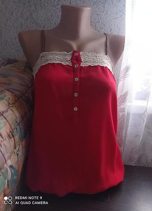 Маечка от бренда bershka.