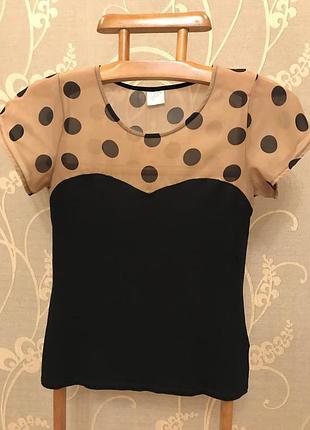 Дуже гарна і стильна брендовий блузка в горох.