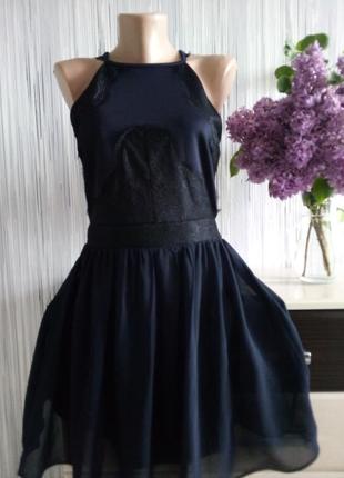 Міні сукня декорована мереживом