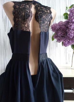 Міні сукня декорована мереживом6 фото