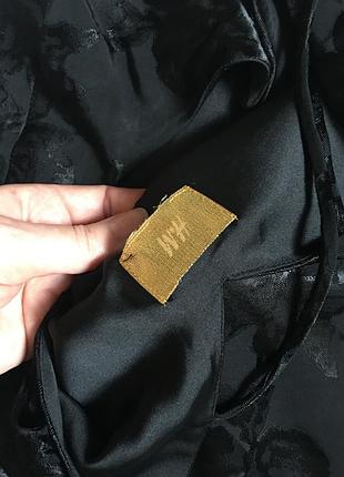 Майка чорна топ на бретелях жіноча чорна атласна майка цікава спинка h&m-m,l.5 фото