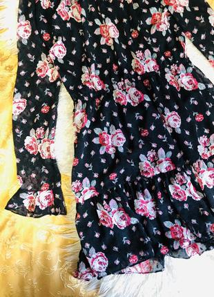 Платье в цветочный принт с воланами3 фото