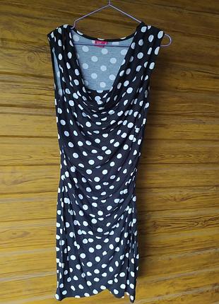 Чорне плаття в горошок, ефект на запах