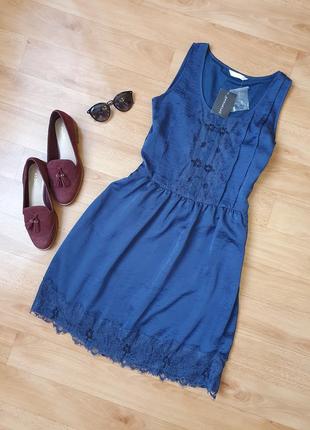 Атласное платье promod