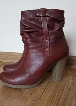 Чоботи / черевички / сапоги