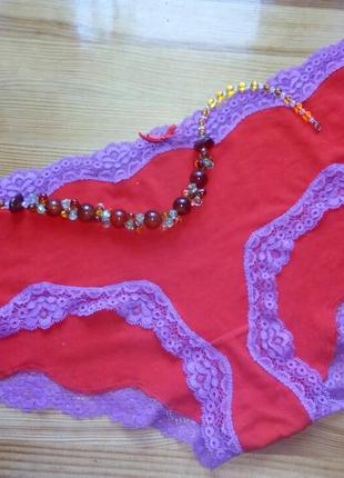 Жіночі —трусики.