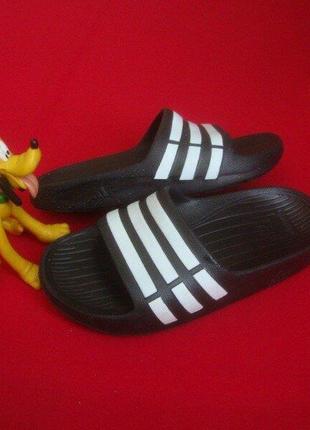 Шльопанці adidas оригінал 30-31 розмір