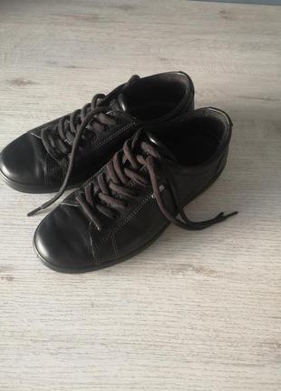 Шкіряні кросівки ecco