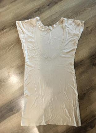 Сукня з відкритою спиною