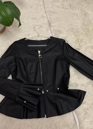 Курточка з еко шкіри