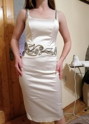 Шикарне атласне плаття з камінням сваровскі.