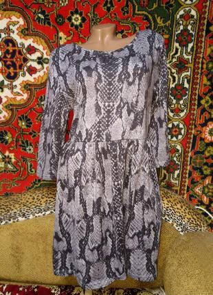 Мягенькое трикотажное платье george с анималистическим принтом1 фото