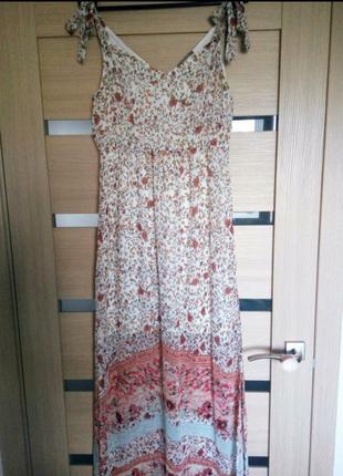 Нежное шифоновое платье в цветочный принт