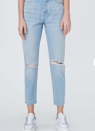 Стильные джинсы мом sinsay