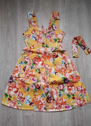 Платье желтое со шнуровкой на спинке