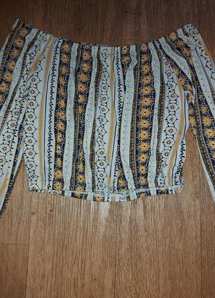 Кроп топ трендова модель с-ка туреччина