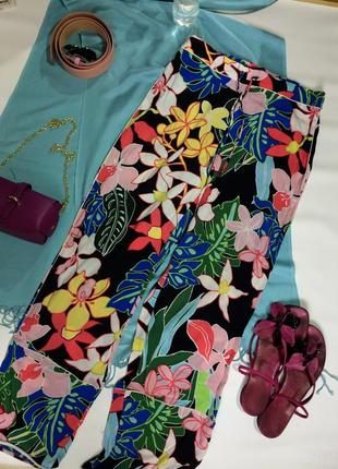 Летние шёлковые широкие брюки с цветочным принтом.6 фото