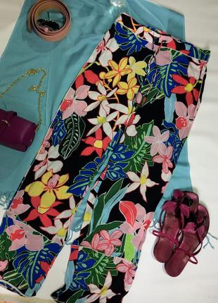 Летние шёлковые широкие брюки с цветочным принтом.7 фото