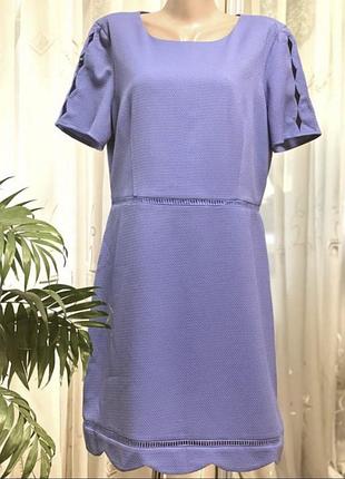 Платье из фактурной ткани