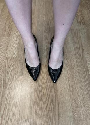 Лакові туфлі човники naf naf1 фото