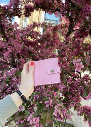 Мини кошелек розовый из глянцевой кожы розовый кожаный кошелёк3 фото