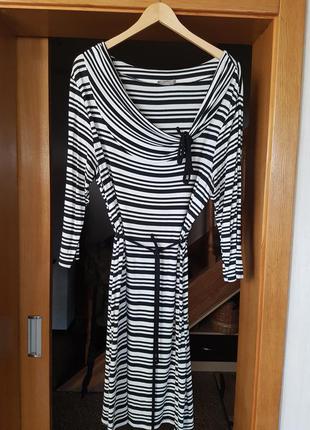 Платье в полоску