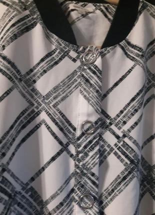 Блуза белая с черной клеткой на кнопках бренда river island 18 размер.3 фото