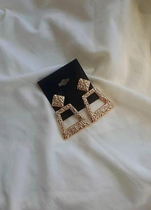 Фактурні сережки