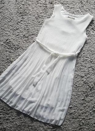 Оригінал.нове,легке,біле плаття в плісировку італія