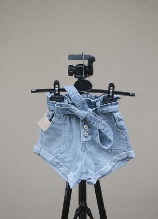 Круті джинсові шорти з поясом на резинці