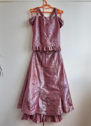 Ошатне плаття з піджачком у відмінному стані.