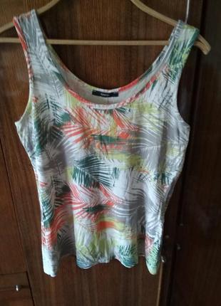 Красива фірмова майка