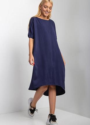 Вільне плаття avalina синього кольору з асиметрією і суцільнокроєним рукавом garn1 фото