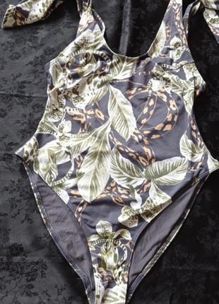 Закрытый купальник