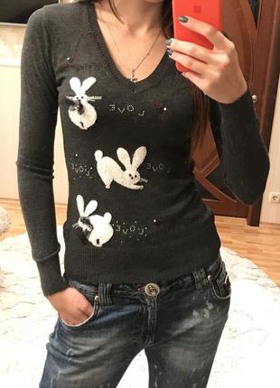 Кофта, реглан сірий з зайчиками , v-подібний виріз