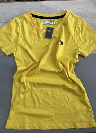 Женская футболка abercrombie & fitch