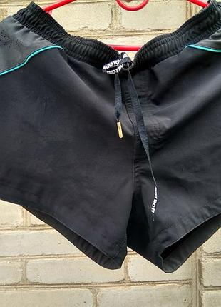 Беговые шорты nike s