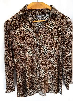 Трендовая рубашка в анималистический принт