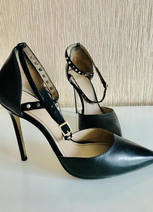 Изящные туфли черные kurt geiger