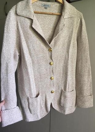 Шикарный кардиган с металлическими пуговицами