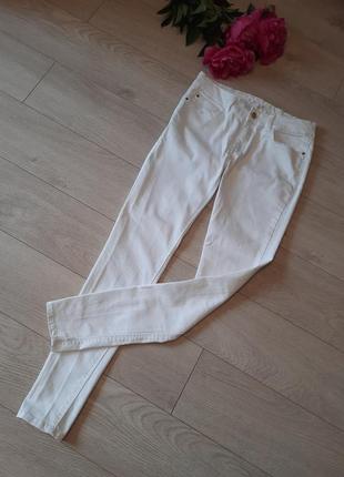 Новые ! класные белые джинсы
