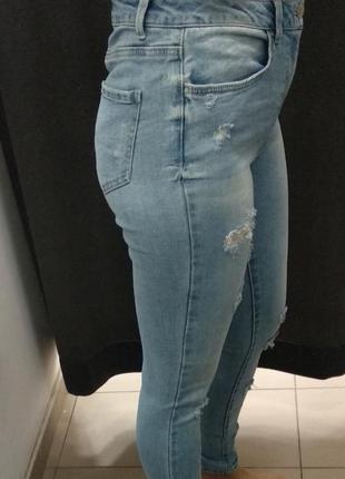 Світлі стильні джинси new look розмір 123 фото