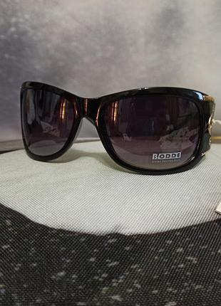 Жіночі сонцезахисні окуляри жіночі сонцезахисні окуляри нові. чорні
