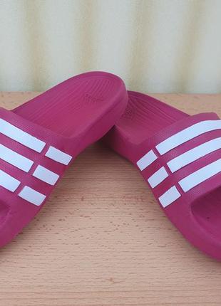 Тапочки adidas 34 р.  duramo slide 21,5 см. сланцы8 фото