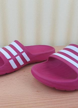 Тапочки adidas 34 р.  duramo slide 21,5 см. сланцы6 фото