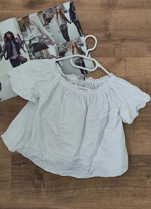 Білий вільний укорочений топ pull&bear. хедлайнер твоїх літніх образів.