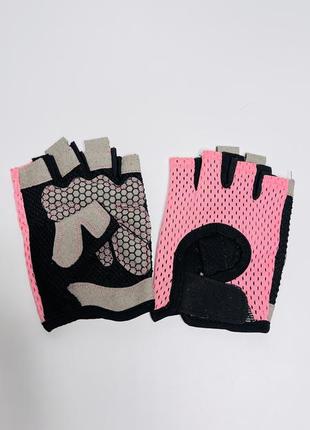 Спортивні жіночі рукавички7 фото