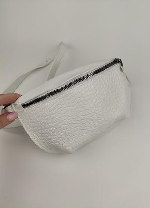 Бананка кроко белая